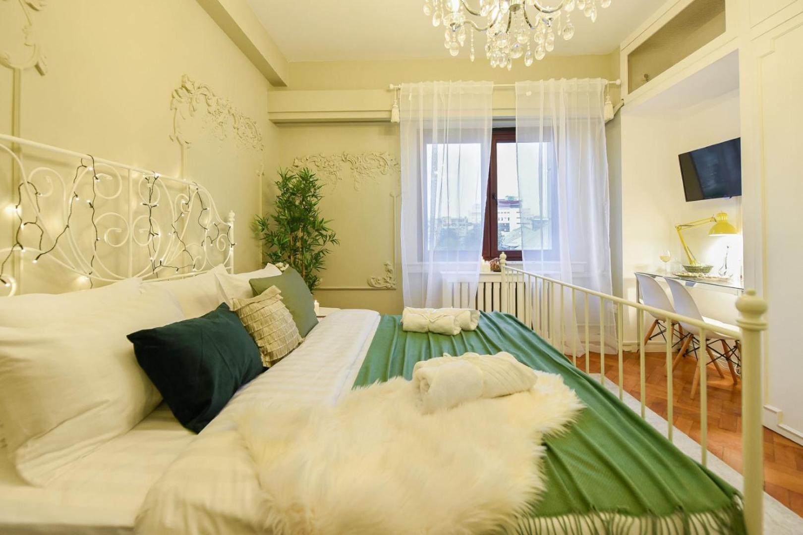 Cozy Studio Overlooking The Old Town Бухарест Экстерьер фото